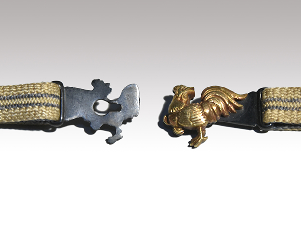 彫金 鶏 金(きん)金具 帯留 | 古美術ささき