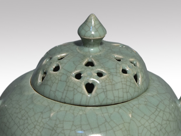 青磁香炉 中島宏（造）共箱 人間国宝 | 古美術ささき