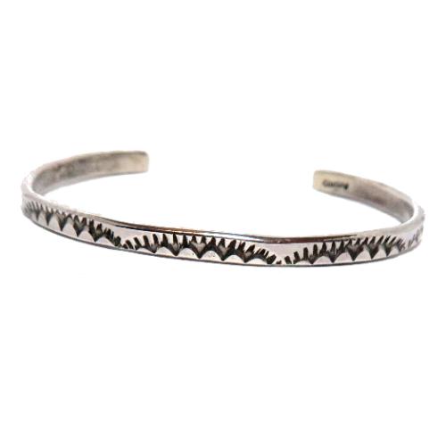 インディアンジュエリー バングル ナバホ族のブレスレット シルバー