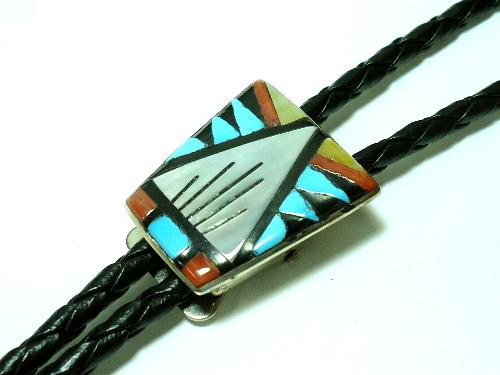 インディアンジュエリー ズニ族製作のボロタイ・ループタイ