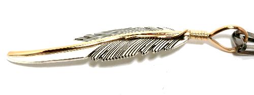 Harvey Mace（ハーヴィーメイス）フェザーペンダント