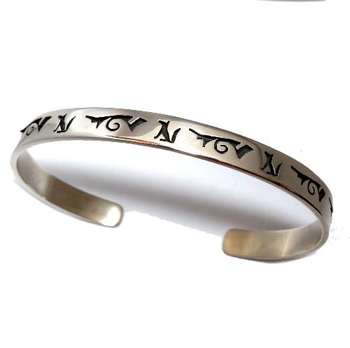 アメリカインディアン・ホピ族のシルバー・バングル ブレスレット