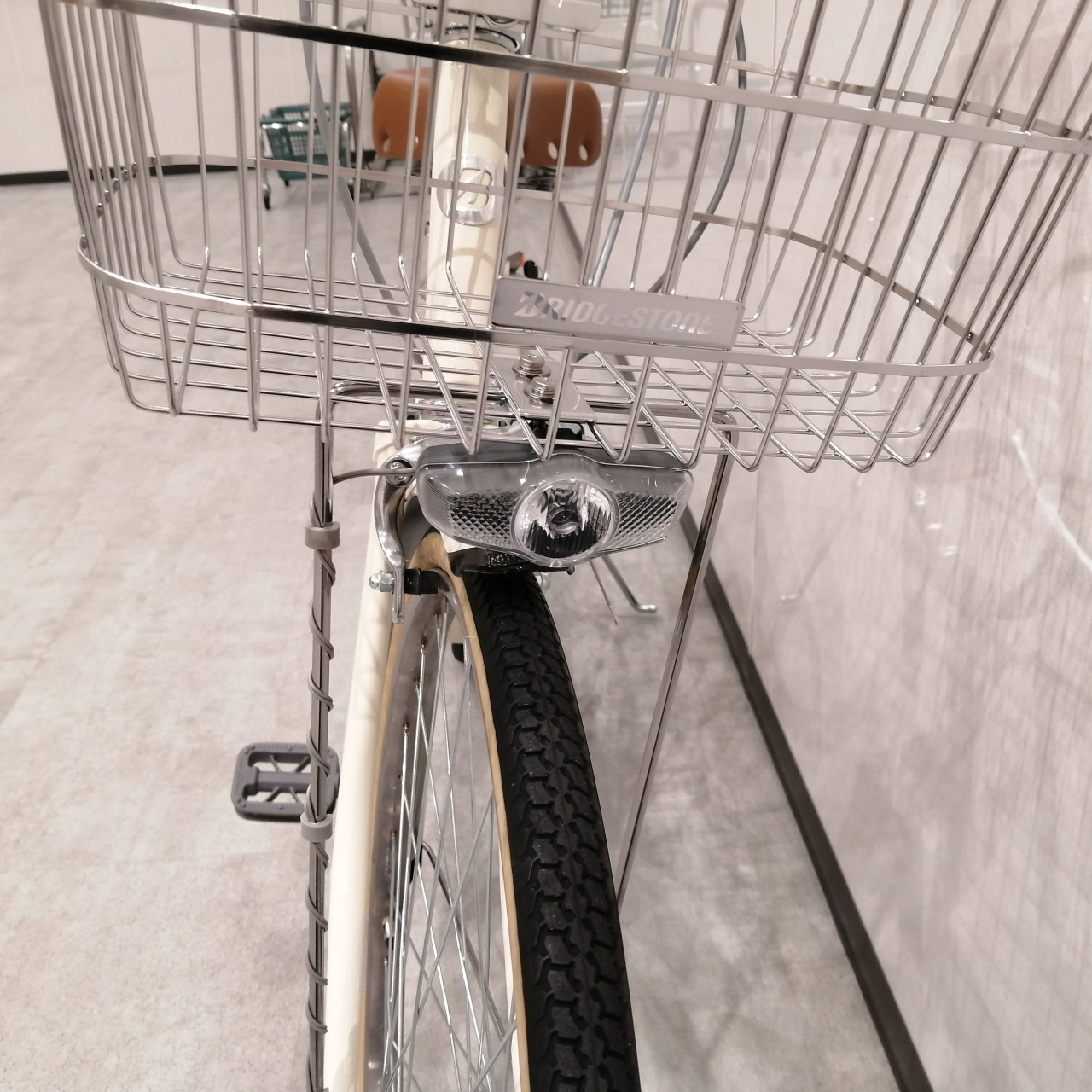 ブリヂストンの軽量シティ「エブリッジL」 | コンズサイクルのスタッフ