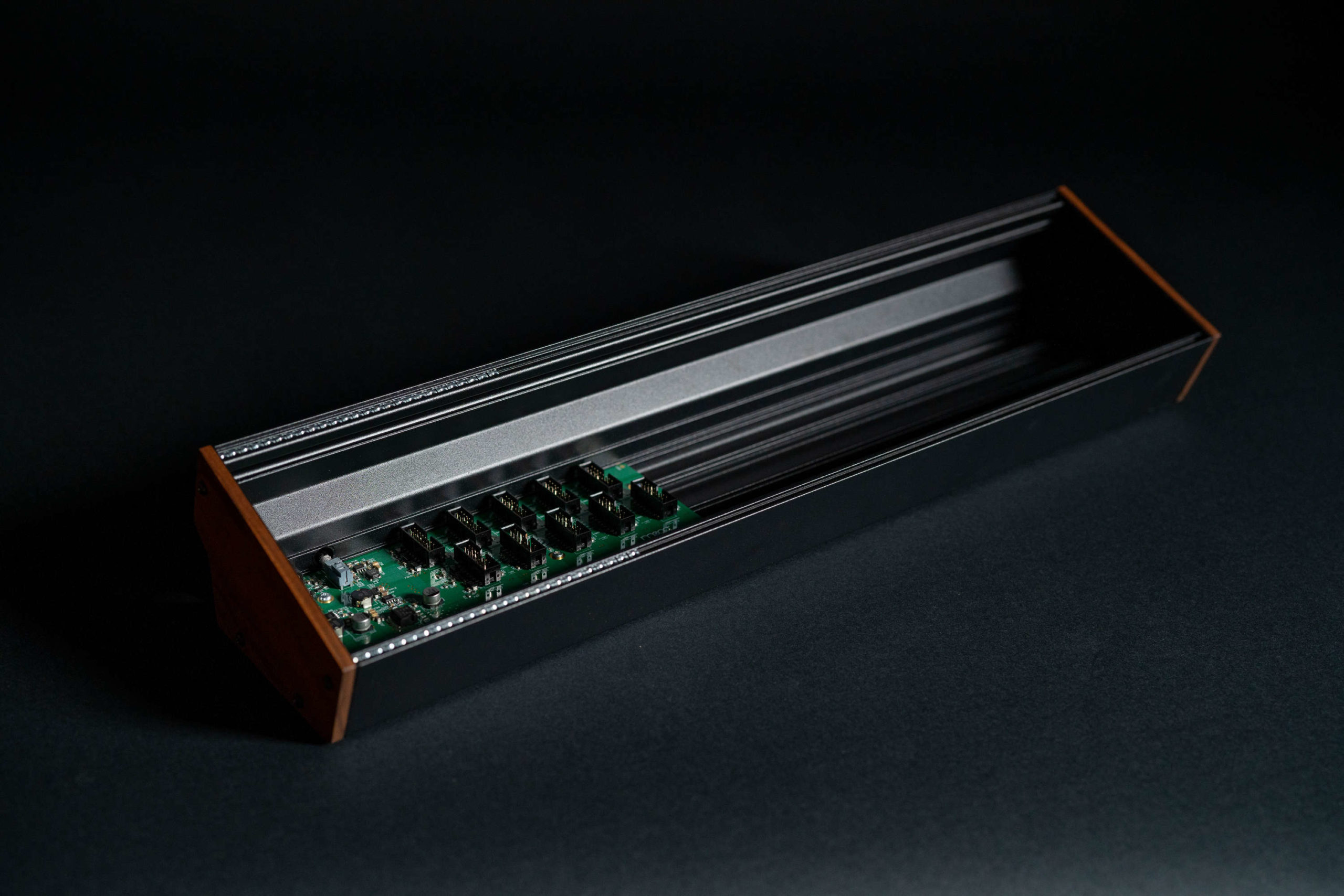 104HP Powered Eurorack Case – moog