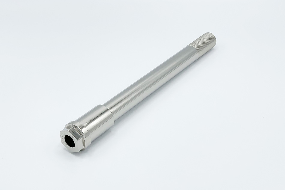 ストライカーからZ900RS/CAFE用クロモリアクスルシャフトが発売開始