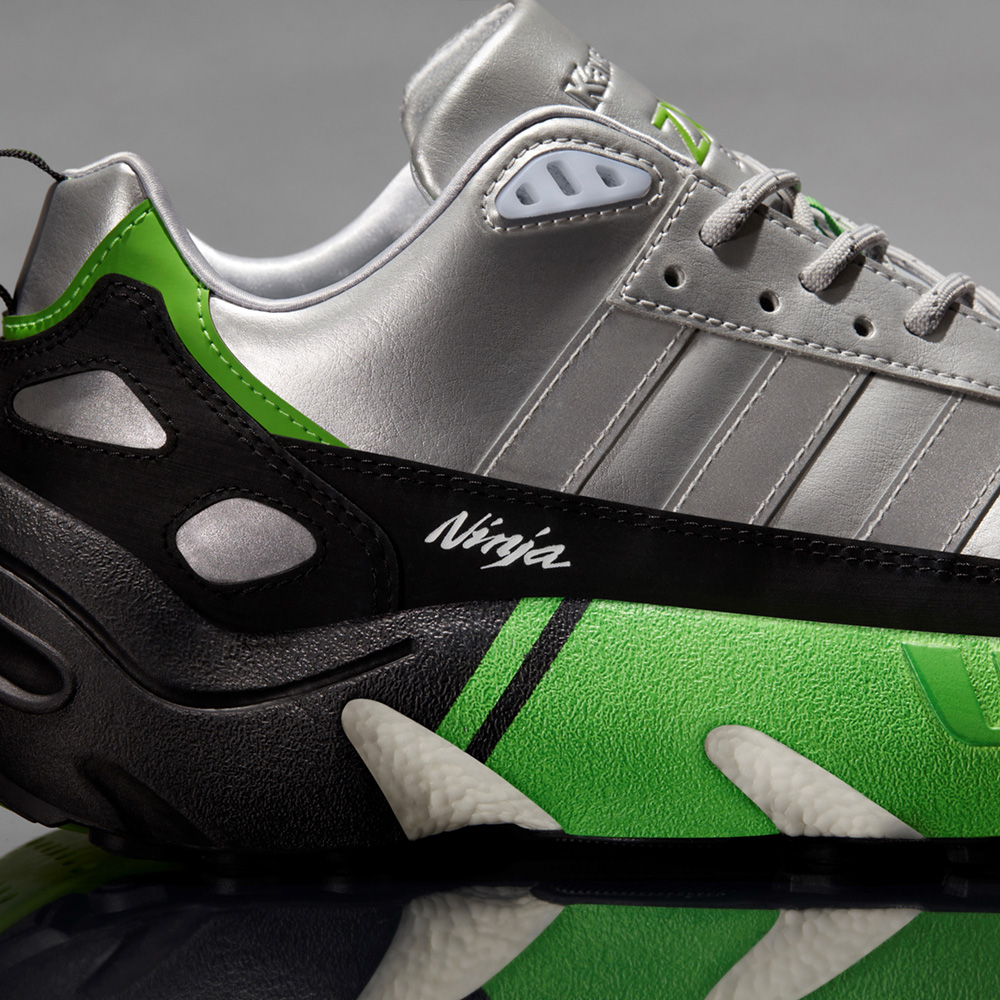 アディダス オリジナルスとカワサキのコラボスニーカー第二弾「ZX22