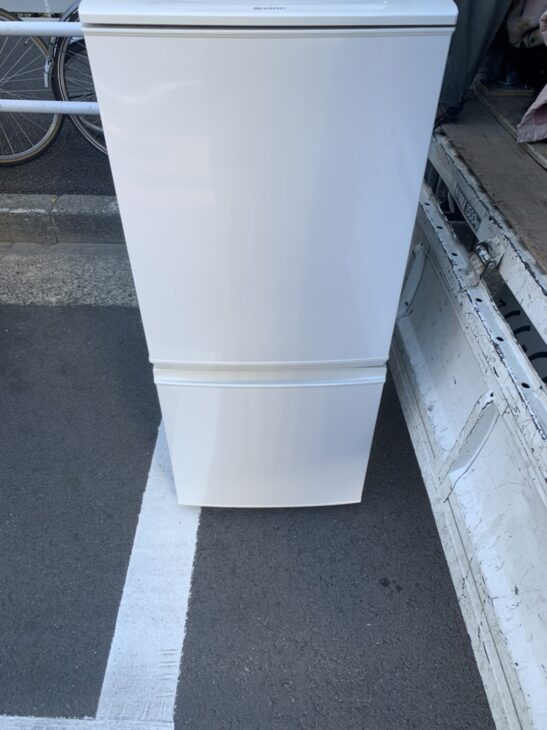 単身向けのSHARP冷蔵庫SJ-D14B-W 2016年製を 無料引受 ｜出張買取MAX