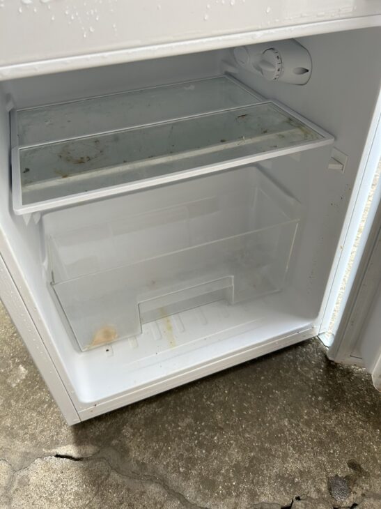 頑固な汚れ有のヤマダ 2ドア冷蔵庫 YRZ-C09H1 2022年製【買取】狛江市