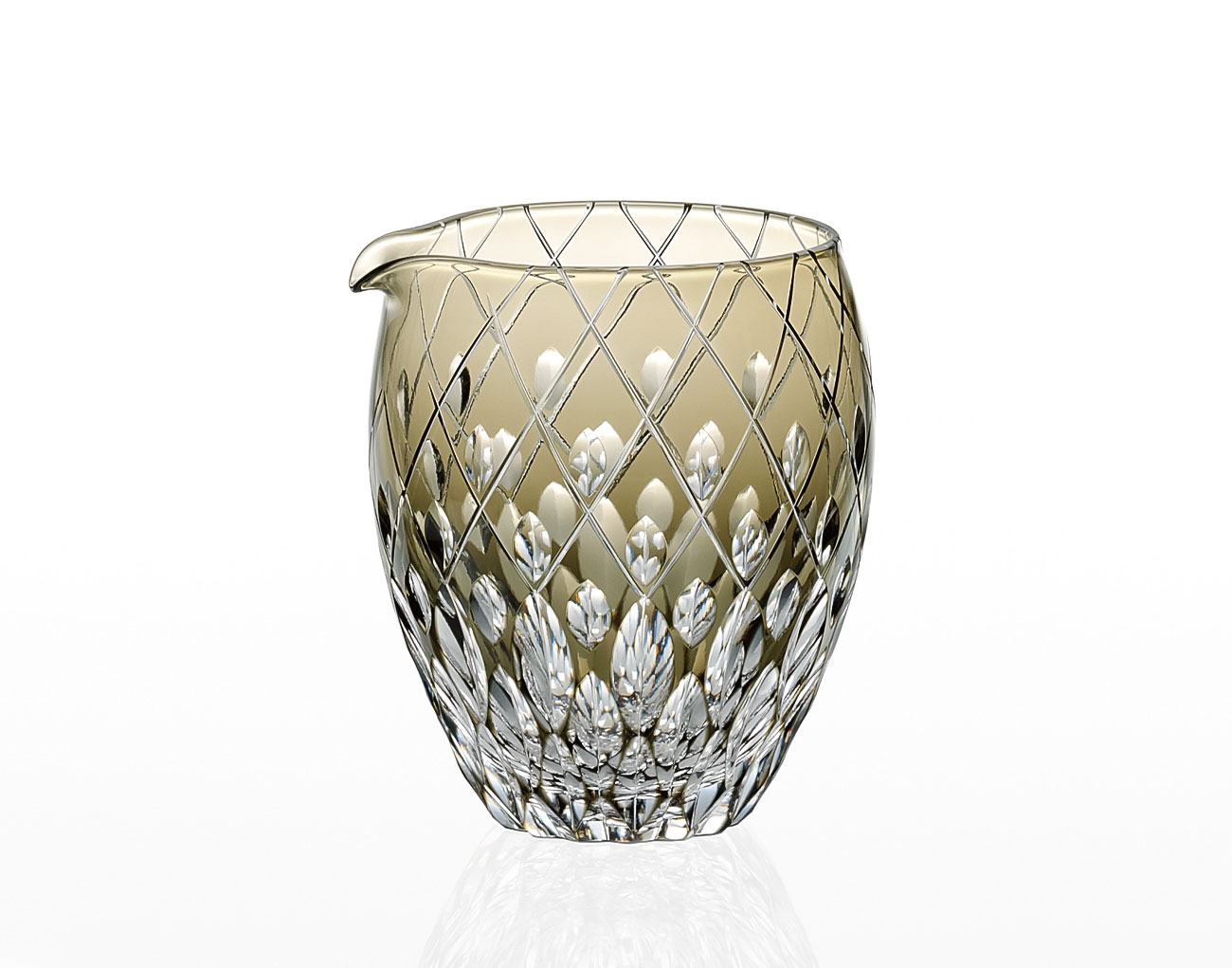 江戸切子 花瓶＜笹っ葉に麻の葉紋＞ | カガミクリスタル