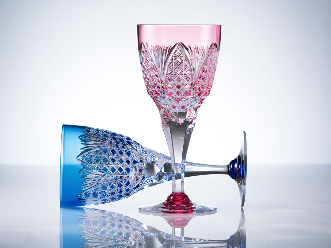 江戸切子 ペアワイングラス＜笹っ葉に四角籠目紋＞ | カガミクリスタル