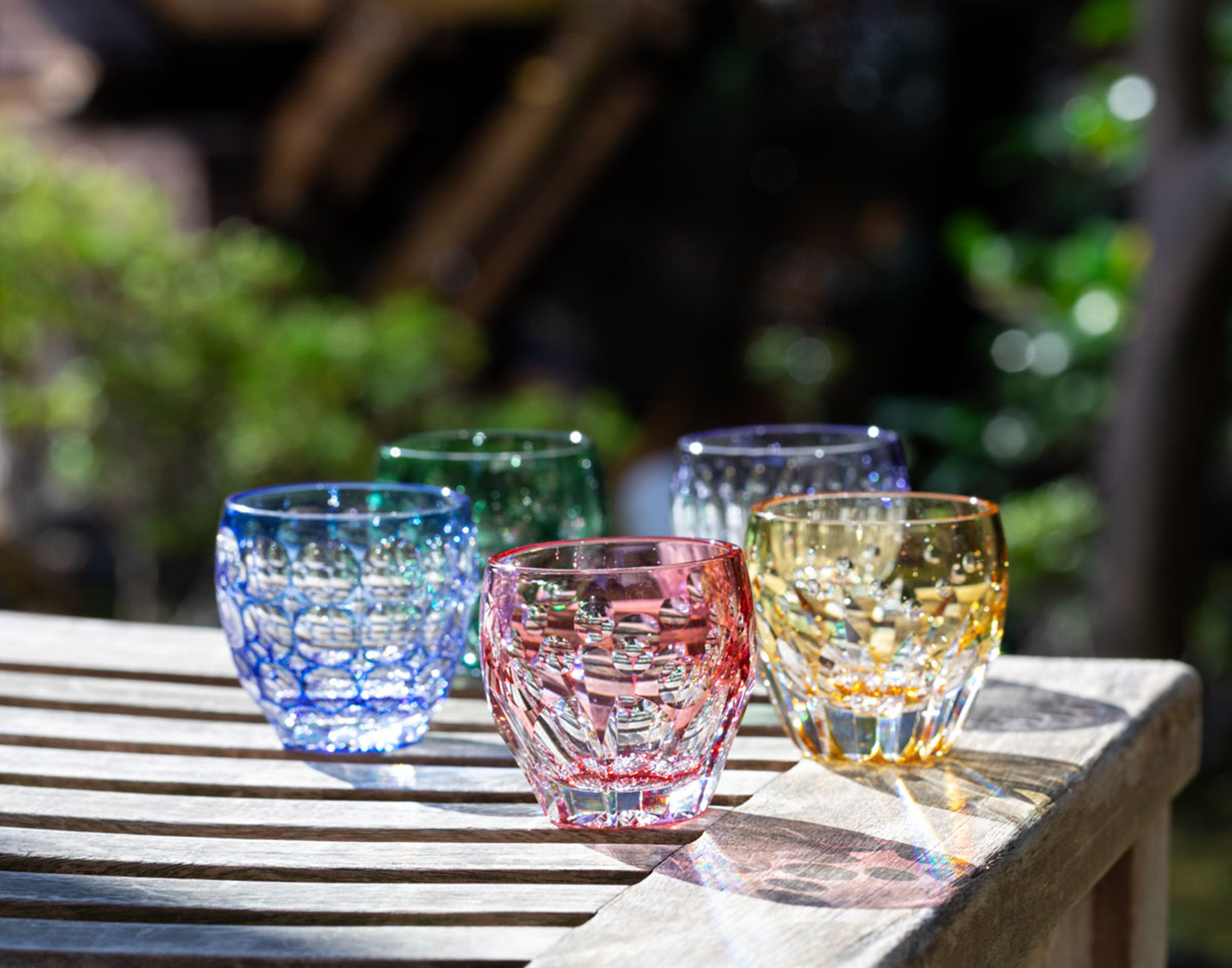 江戸切子 伝統工芸士・鍋谷聰 作 冷酒杯＜紫陽花＞ | カガミクリスタル