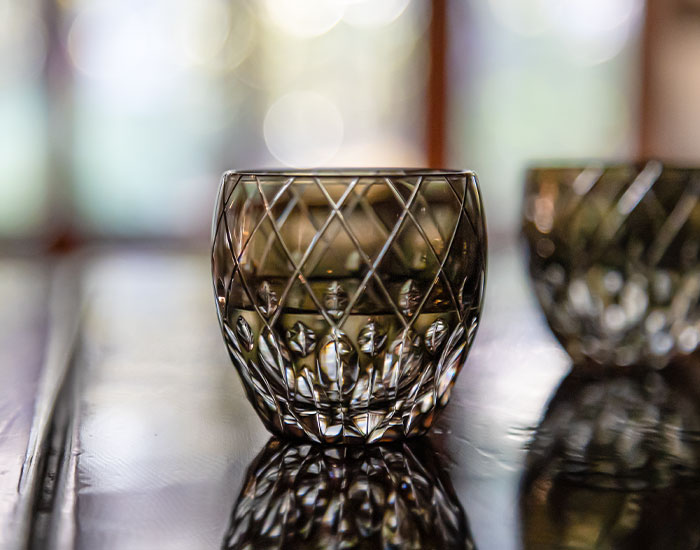 江戸切子 伝統工芸士・篠崎英明 作 冷酒杯 | カガミクリスタル