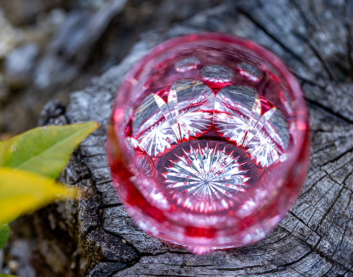 江戸切子 伝統工芸士・鍋谷聰 作 冷酒杯＜桜＞ | カガミクリスタル