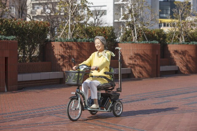 電動シニアカー レンタル 傷害・対人対物保険付 小回りができて操作し