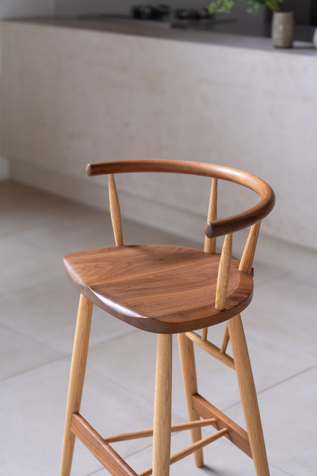 ハイチェア - 国産無垢家具は飛騨高山発の家具メーカー KASHIWA