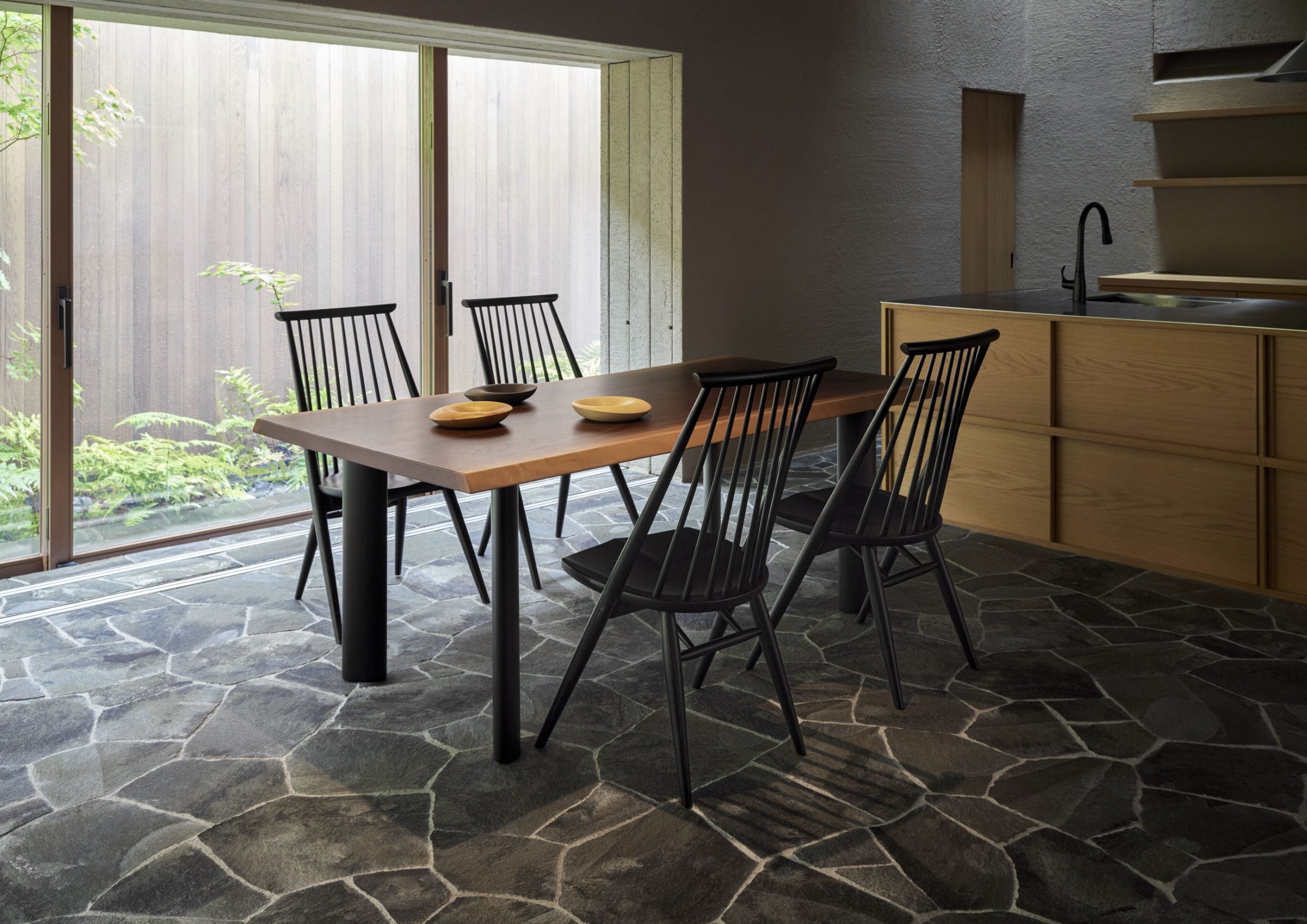 PREMIUM TABLE - 国産無垢家具は飛騨高山発の家具メーカー KASHIWA