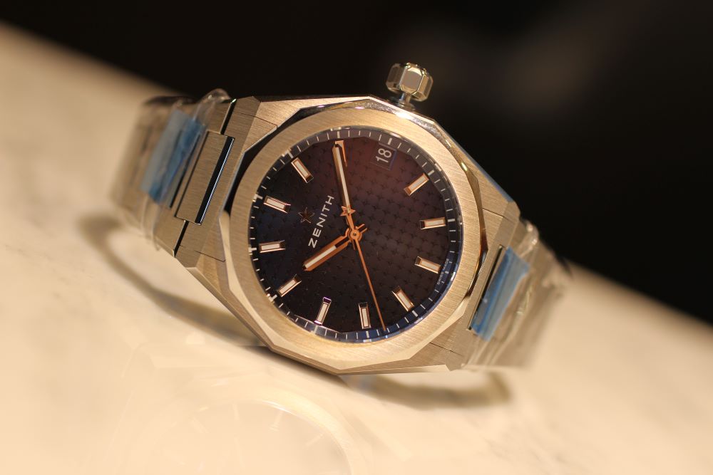 ゼニス】少し小さめ36ミリのミッドサイズというご選択はいかがでしょ