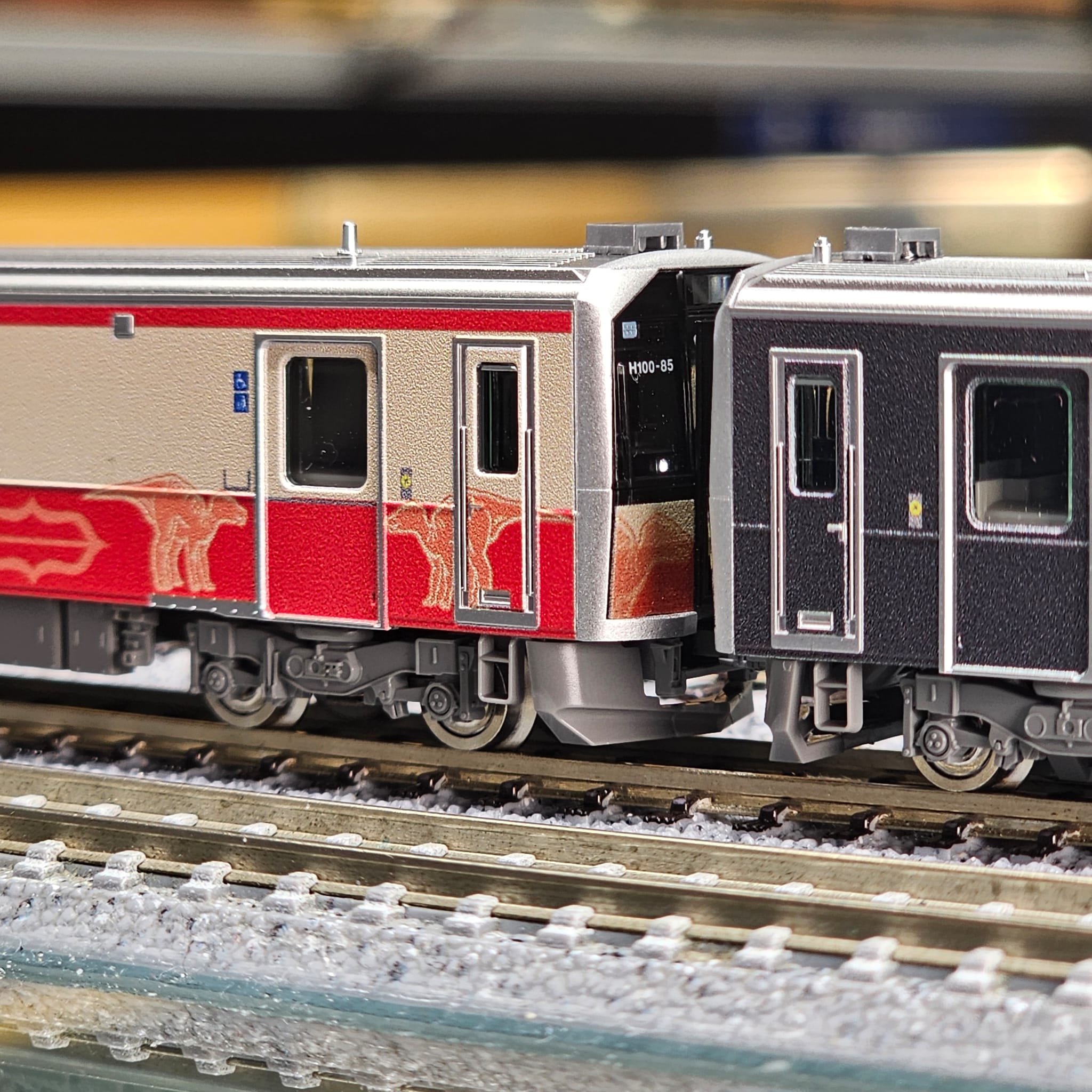 TOMIX 98138 JR H100形ディーゼルカー（室蘭線・日高線ラッピング車