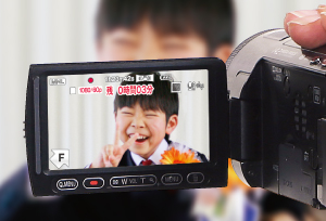 撮影中にまさかの容量ゼロ！？卒園・卒業式のビデオを撮影する前に