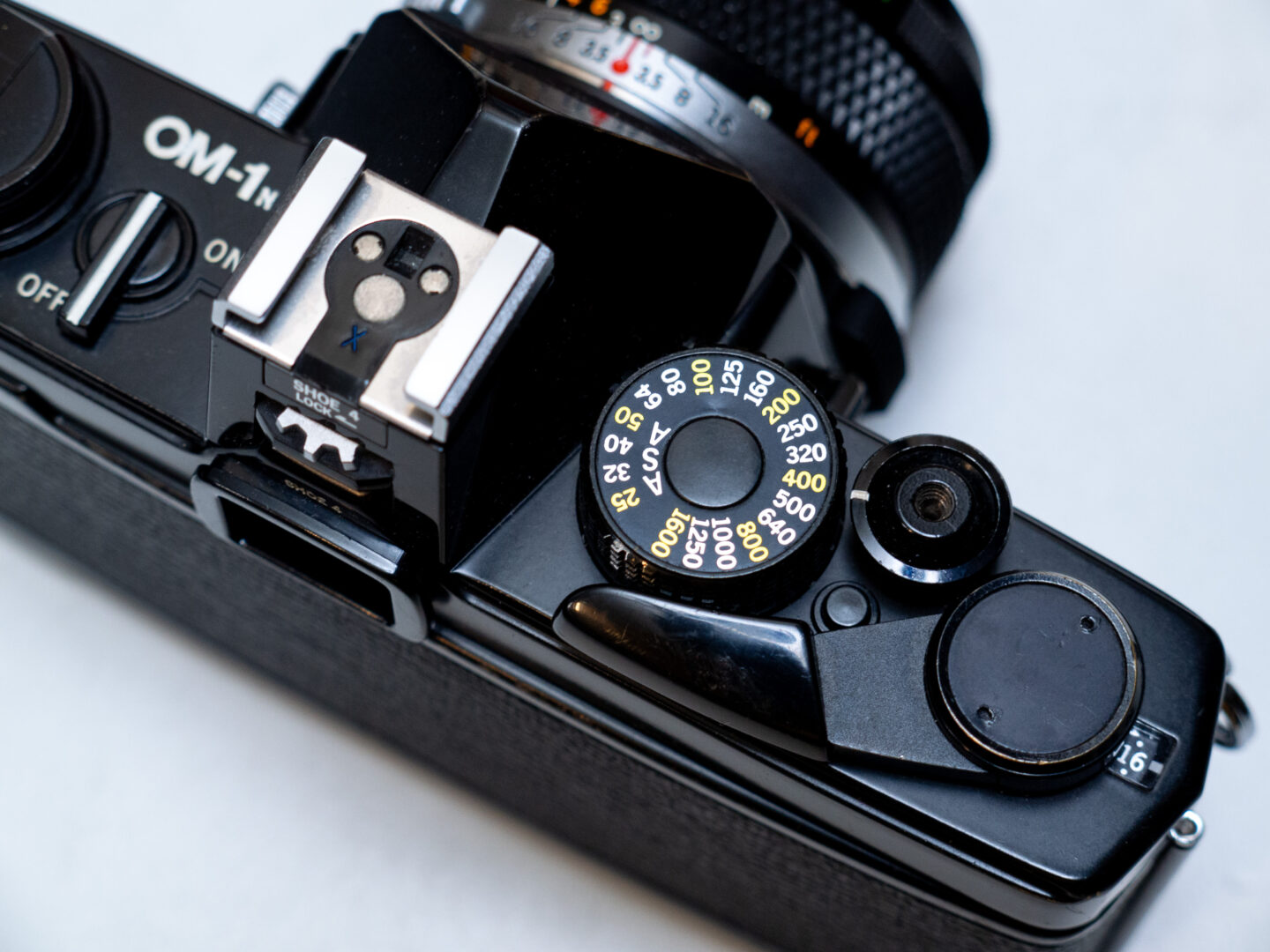 新しくて古い」「ちょっと厄介だけど楽しい不便さ」を満喫するアナ