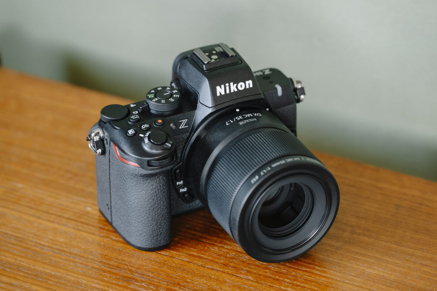 ニコン NIKKOR Z DX MC 35mm f/1.7レビュー｜軽くて寄れる、明るくて