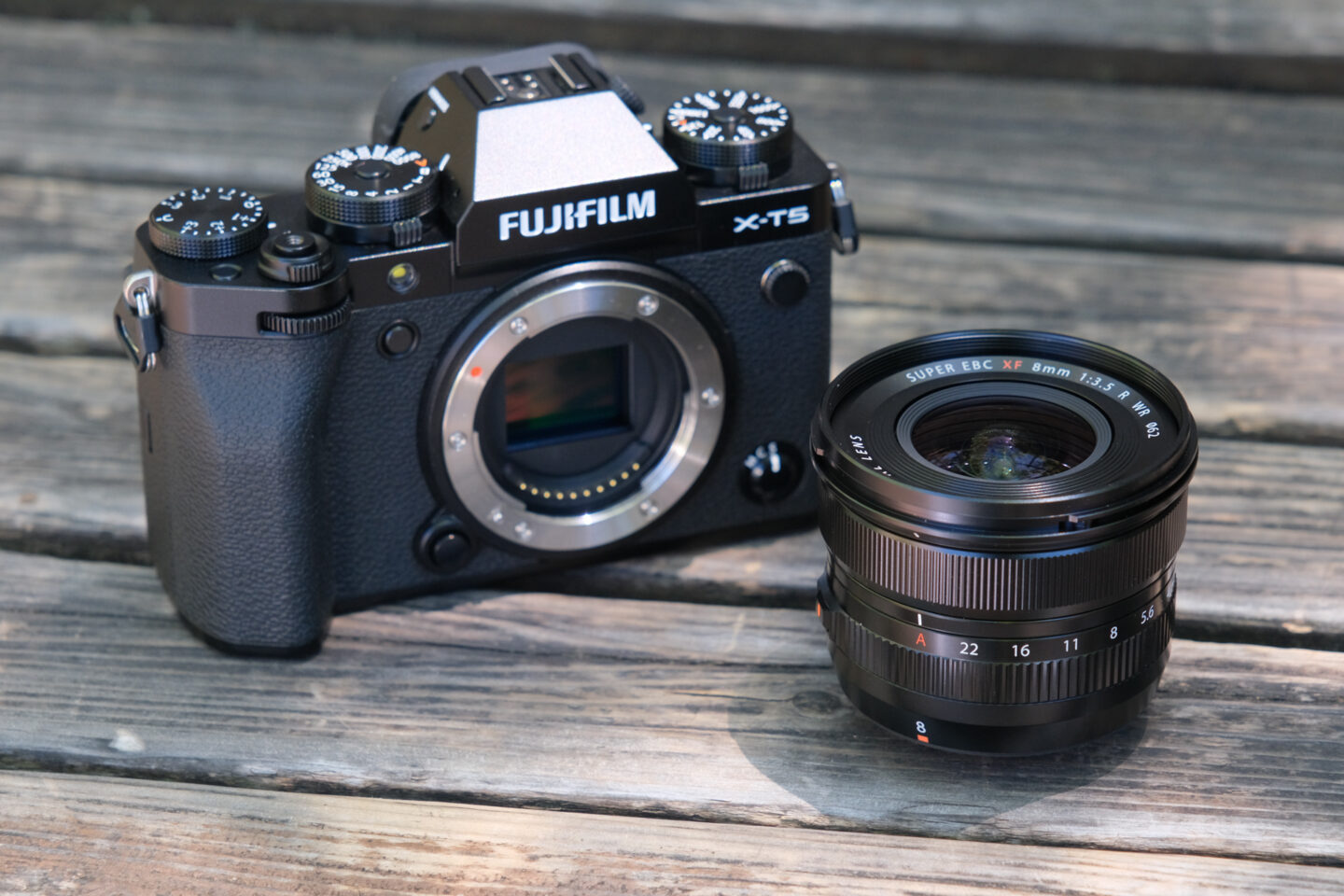 富士フイルム XF8mmF3.5 R WRが登場｜目に見えるすべてを写し取る