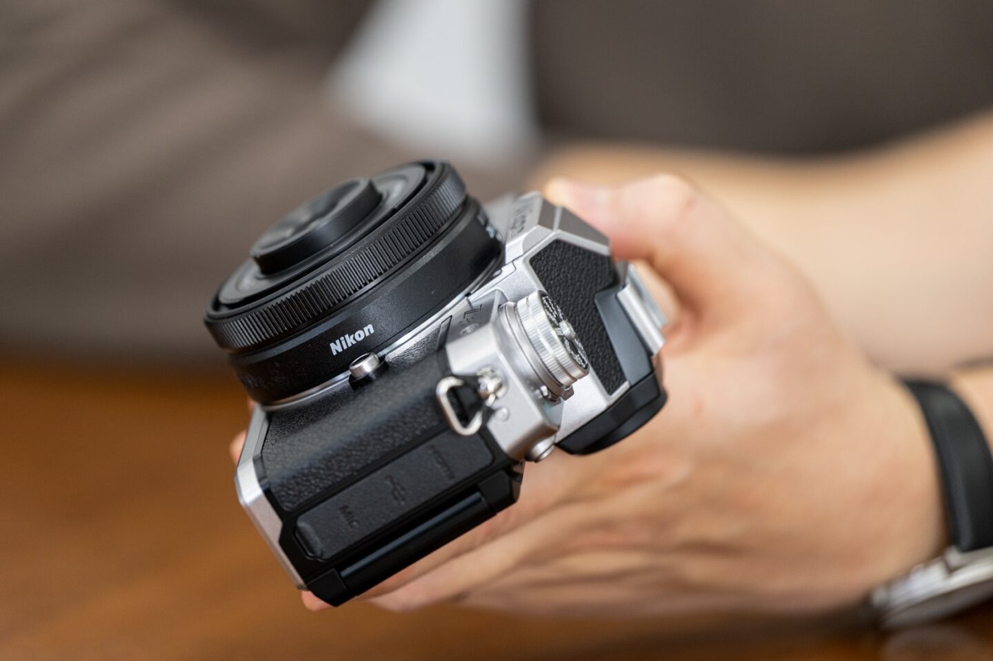 ニコン NIKKOR Z 26mm f/2.8開発者インタビュー｜常に持ち歩きたいを