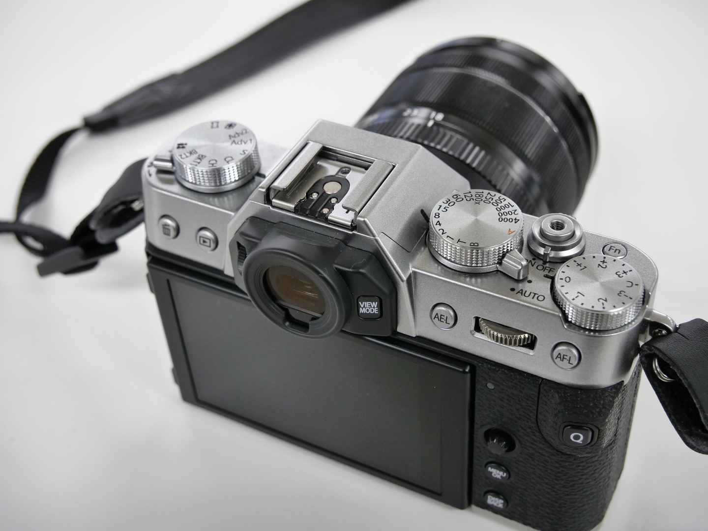 富士フイルム X-T30 レビュー｜小型軽量ボディに写真が楽しくなる機能