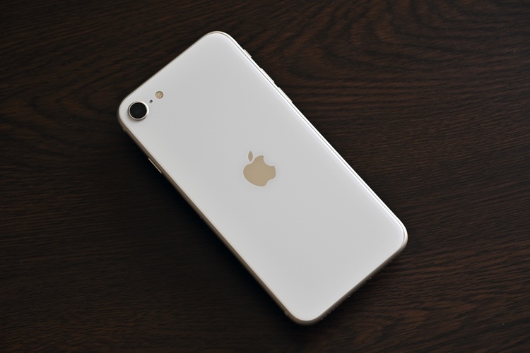 iPhone SE」の第3世代機は小さくてリーズナブルなカメラフォン！ | ShaSha