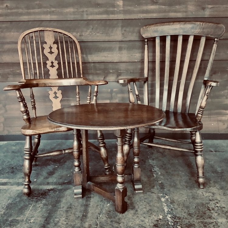 ウィンザーチェアとスラットバックチェア | キヤアンティークス