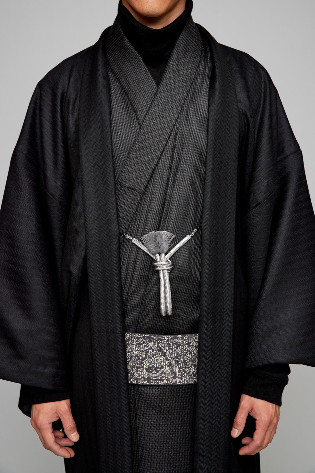 Y. & SONS＞最高級ウールを使用したオリジナルのリバーシブル生地より