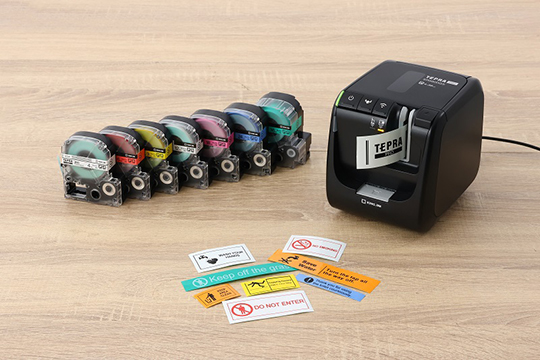 英語に対応したパソコン・スマートフォン専用モデルを追加 ラベル