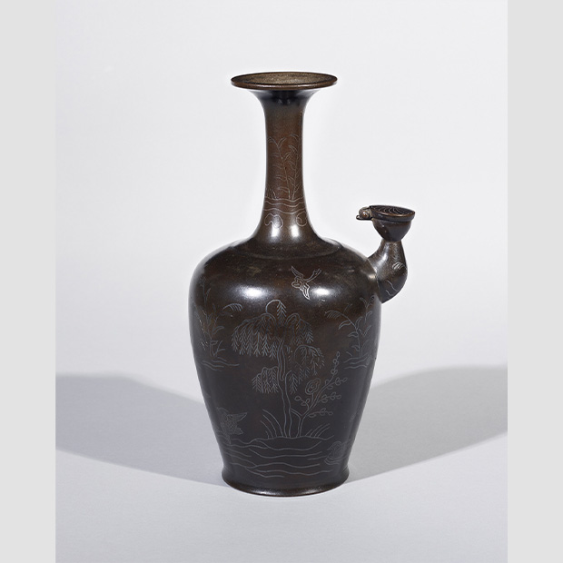 銅製銀象嵌柳水禽文浄瓶｜彫刻・金工・染織｜コレクション｜大和文華館