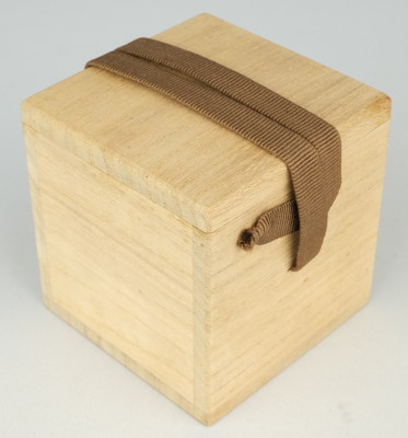 栗山園オンライン通販部 / 【出物】 鵬雲斎好銀杏蓋置 13代宮崎寒雉