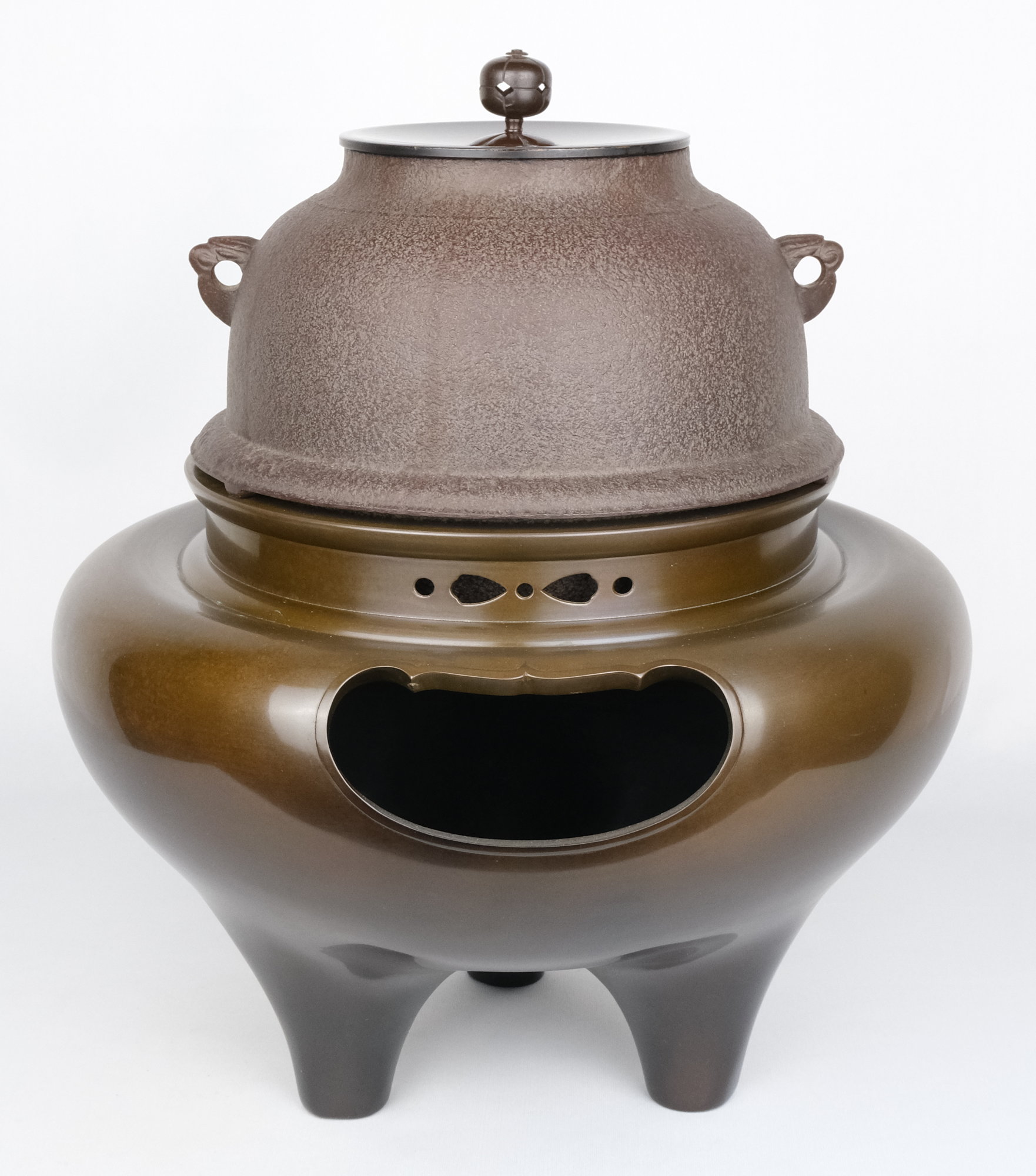 栗山園オンライン通販部 / 【出物】 真形釜添唐銅朝鮮風炉 高橋敬典