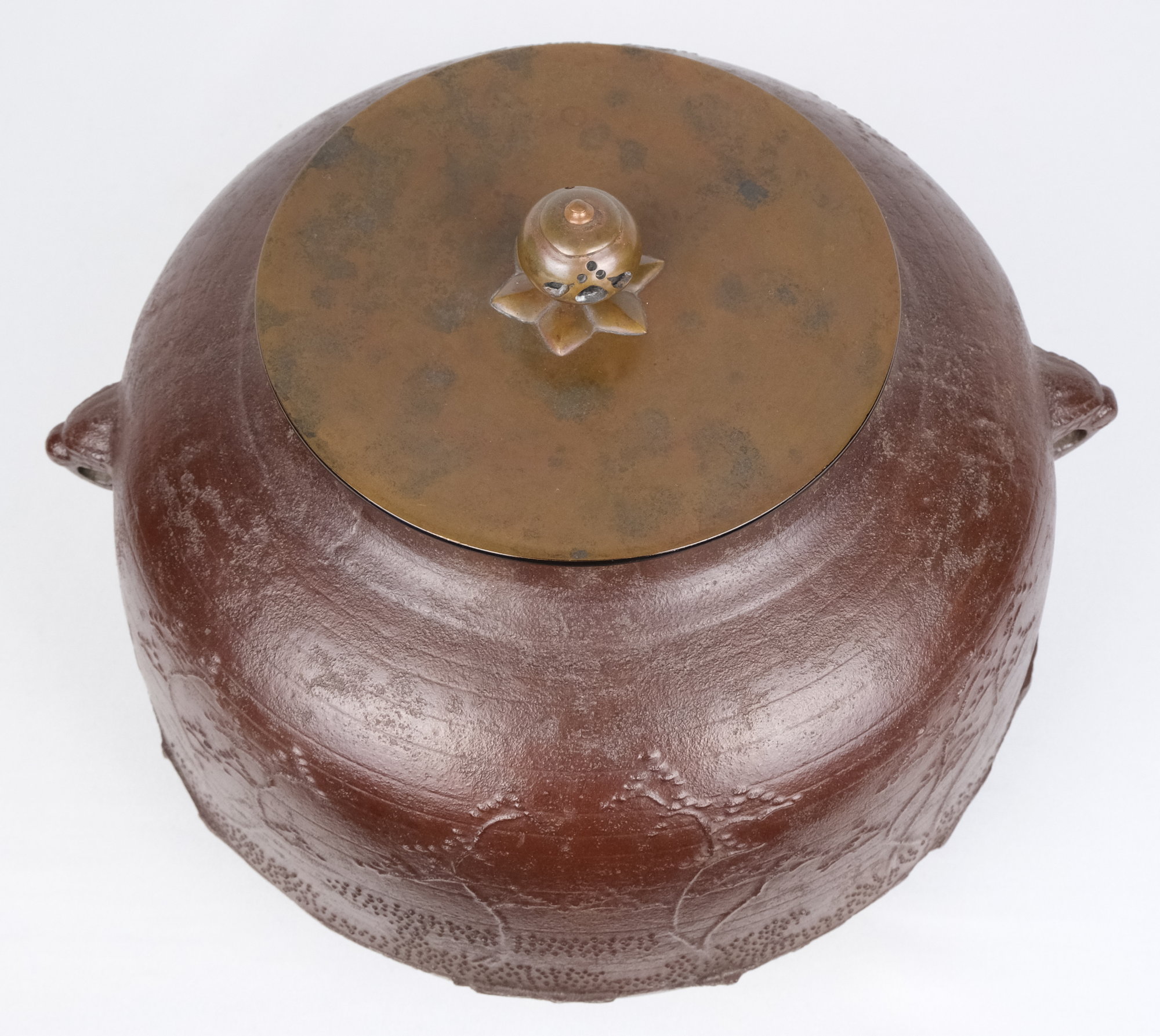 栗山園オンライン通販部 / 【出物】 芦屋写浜松文真形釜 加藤了三