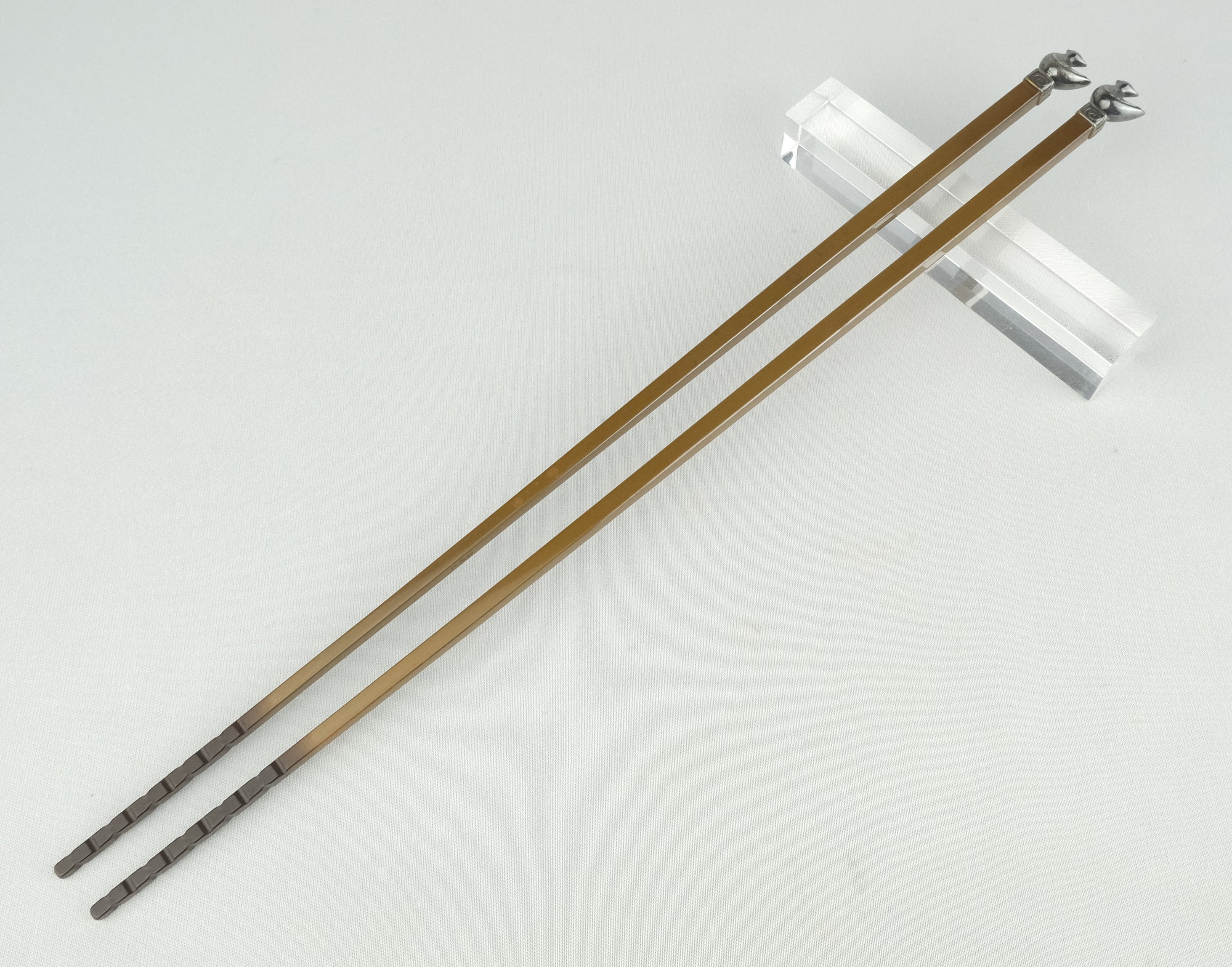 岩田屋特製 鉄山造 狛犬摘銅火箸 共箱 C 7467 岩田屋特製 鉄山造 狛犬