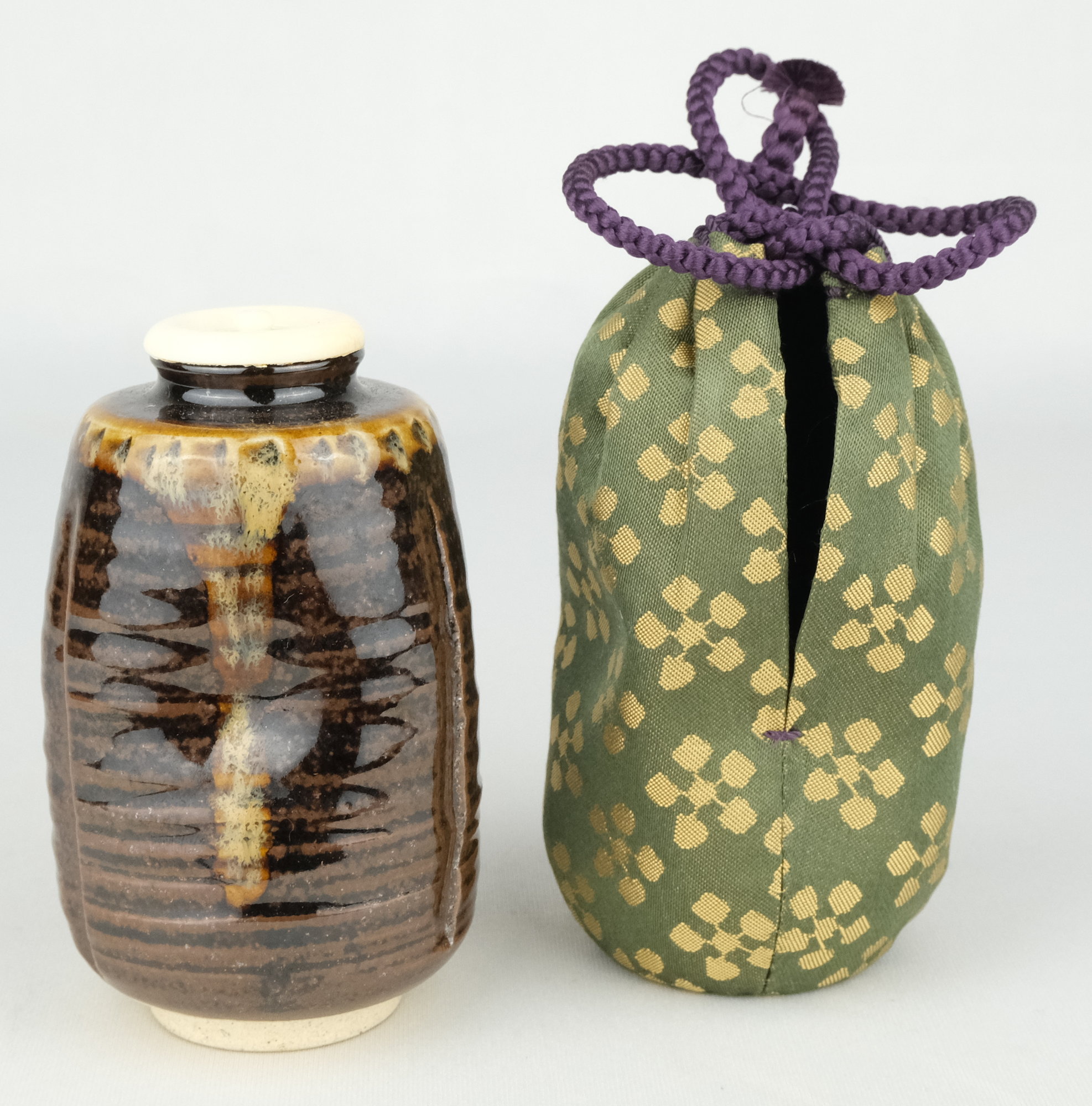 栗山園オンライン通販部 / 【出物】 膳所焼利休瀬戸写茶入 陽炎園(岩崎