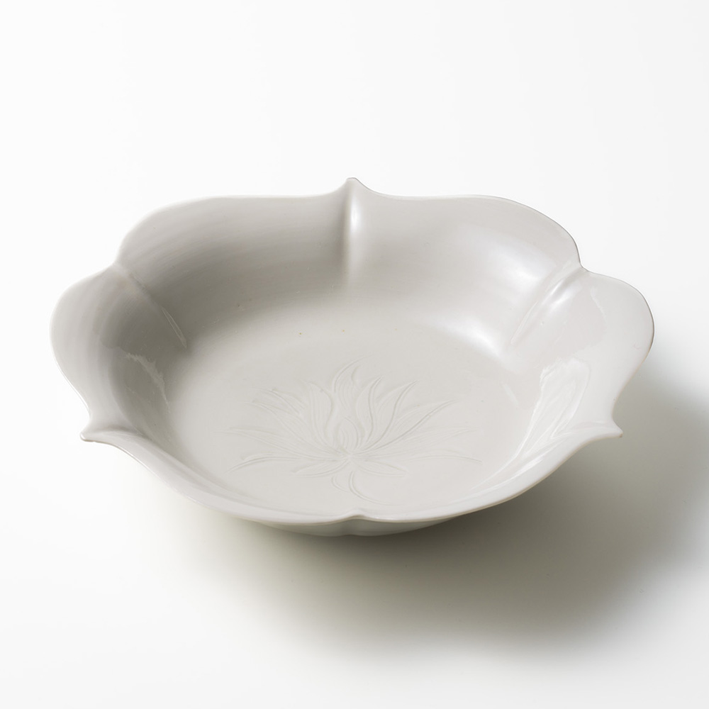 川瀬竹志 白磁刻花文鉢 | しぶや黒田陶苑