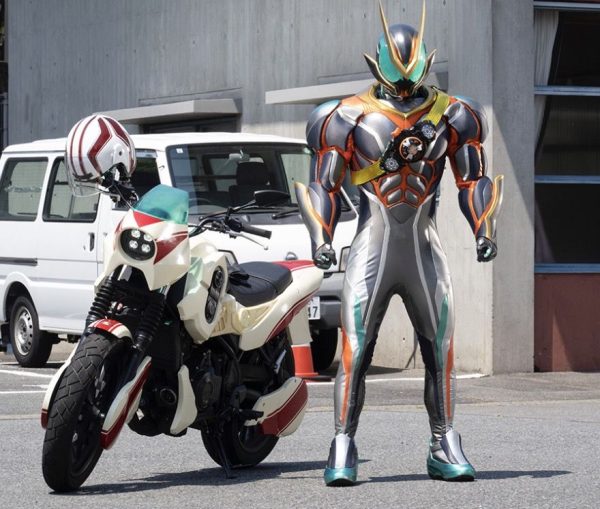 最近になって自己防衛おじさんの仮面ライダーコラ化画像多すぎじゃない