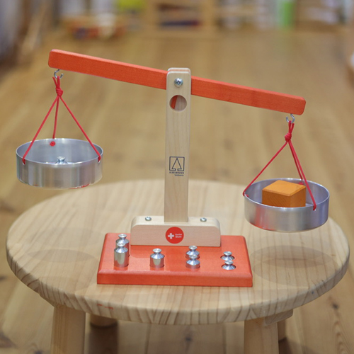 アルビスブラン はかり：分銅がついた天秤はかり | krtek select toys