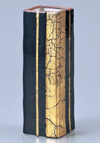 九谷焼・一輪挿し》 一輪生花瓶・金箔彩（化粧箱入）
