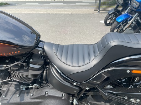 ケイアンドエイチ キング＆クイーンシート | ハーレーダビッドソン京都