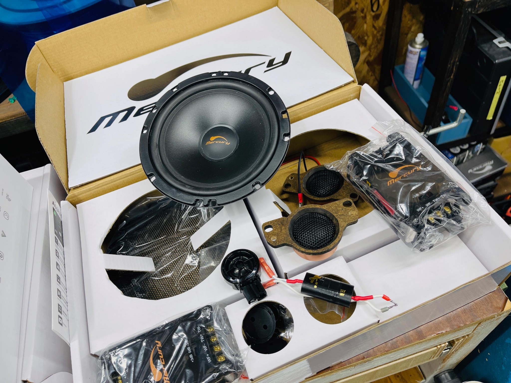 アウディ純正BOSEサウンドシステム スピーカー交換による音質改善の