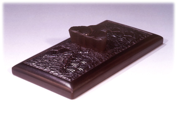 赤間硯・彫刻作品蓋付き硯の摘み