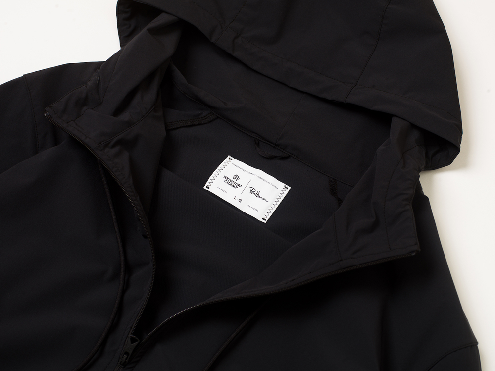 ロンハーマン別注のレイニングチャンプは、ナイロンのセットアップ