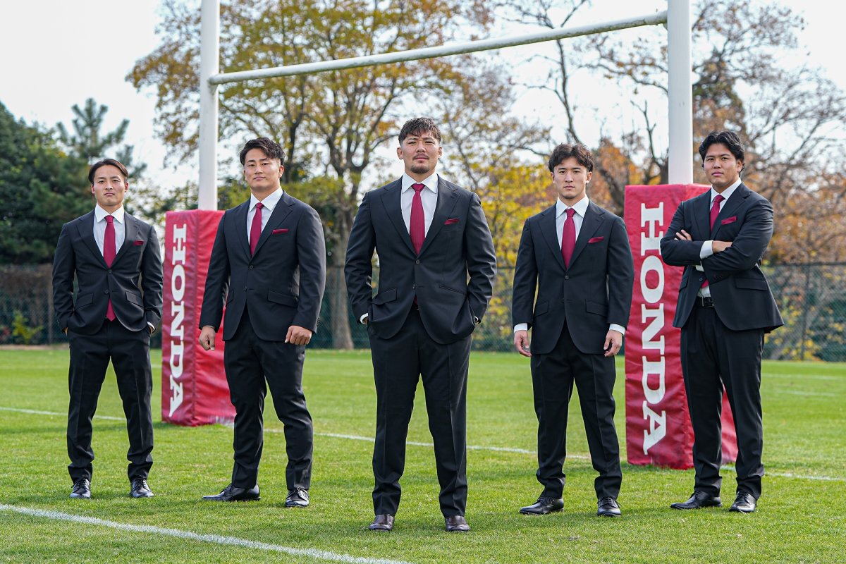 2025-26シーズン チーム公式スーツ完成のお知らせ | ニュース | 三重