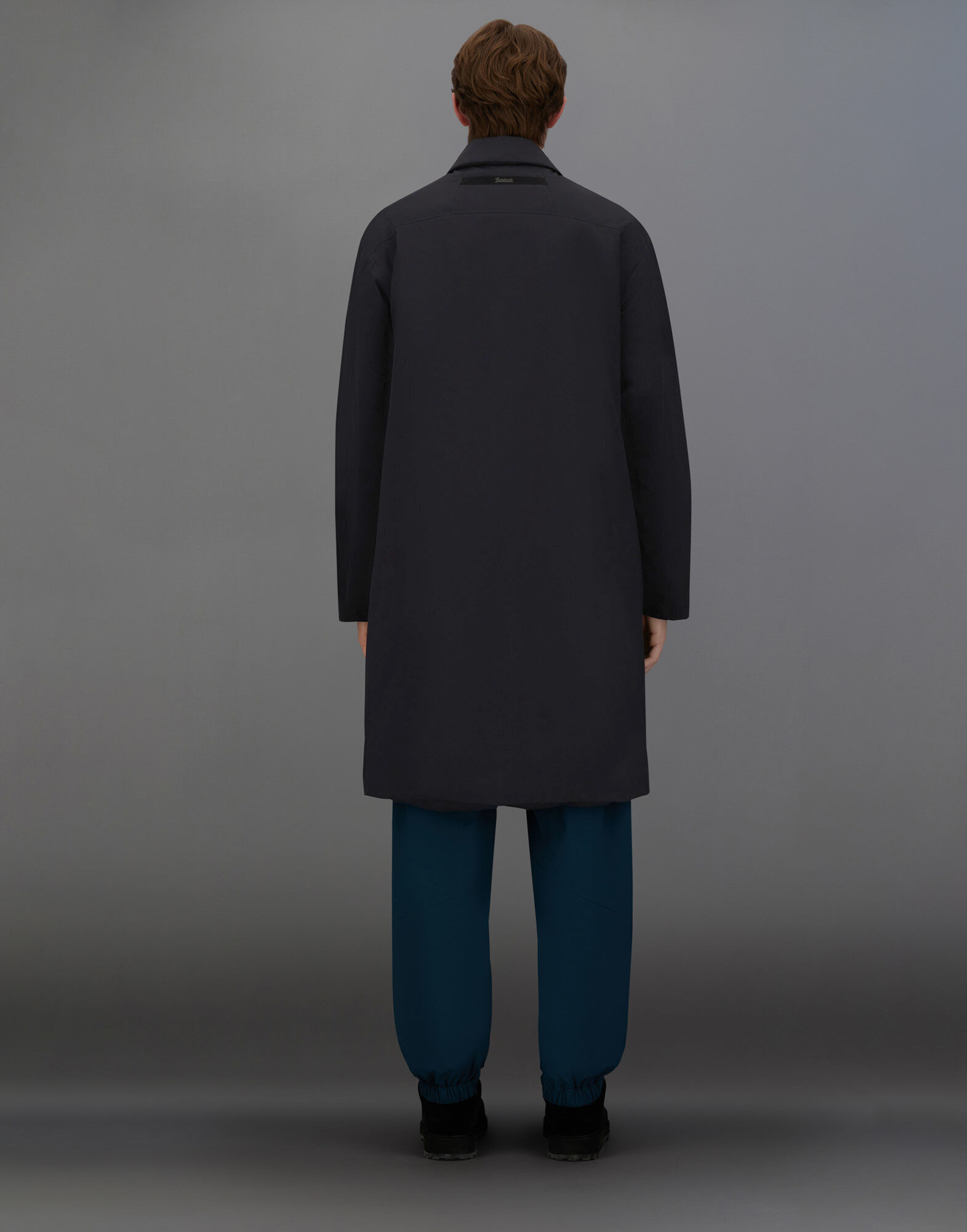 ラミナー 2レイヤーゴアテックス レインコート ブラック | Herno® (ヘルノ)