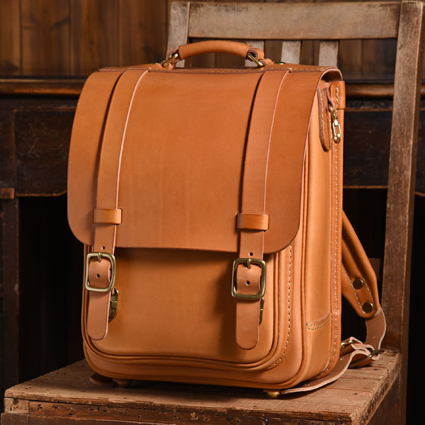 大人も背負える本革の縦型ランドセルはHERZでも一番人気 / 革鞄のHERZ