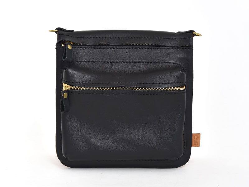 25通りの配色で作れる大人気の本革リバーシブルショルダー / 革鞄の